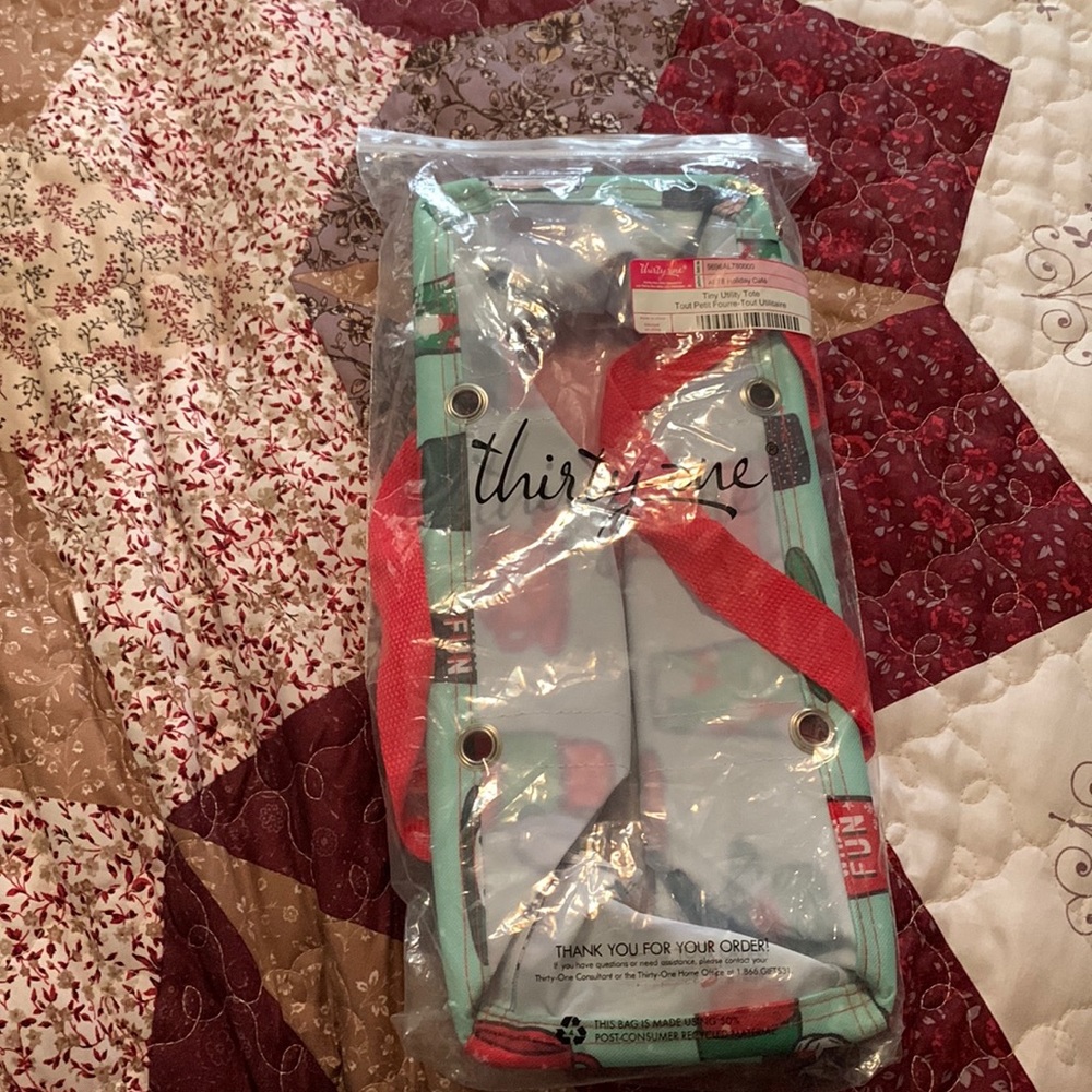 Tiny Utility Tote in Holiday Caf’e